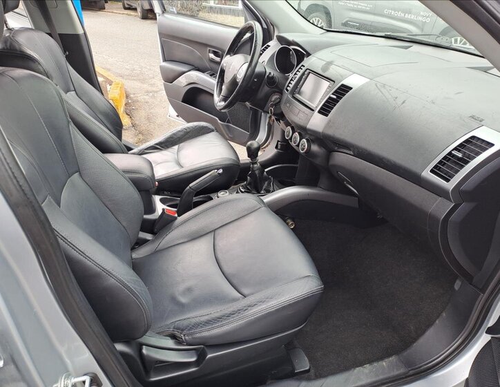 Peugeot 4007 SUV / Terénní 2,2 l 115 kw