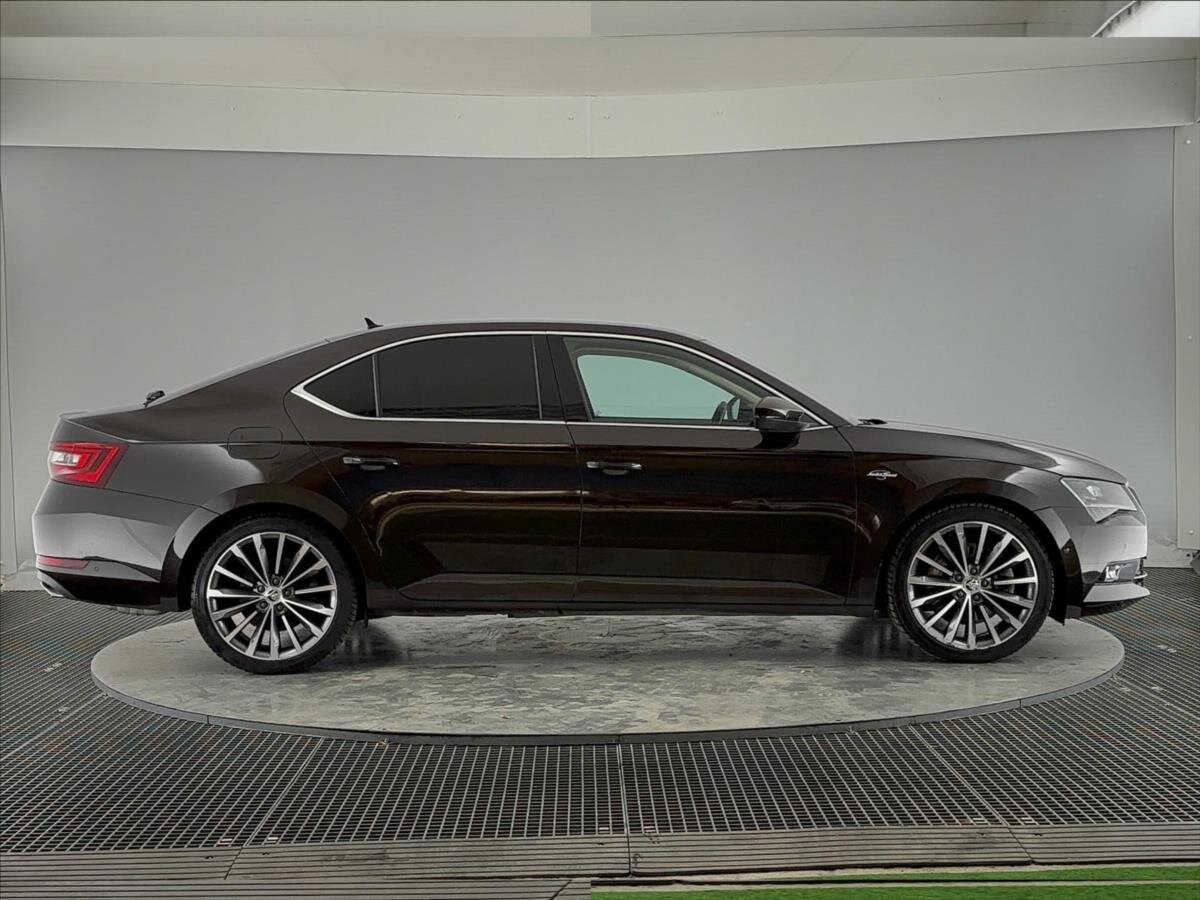 Škoda Superb Liftback 2,0 l 206 kw