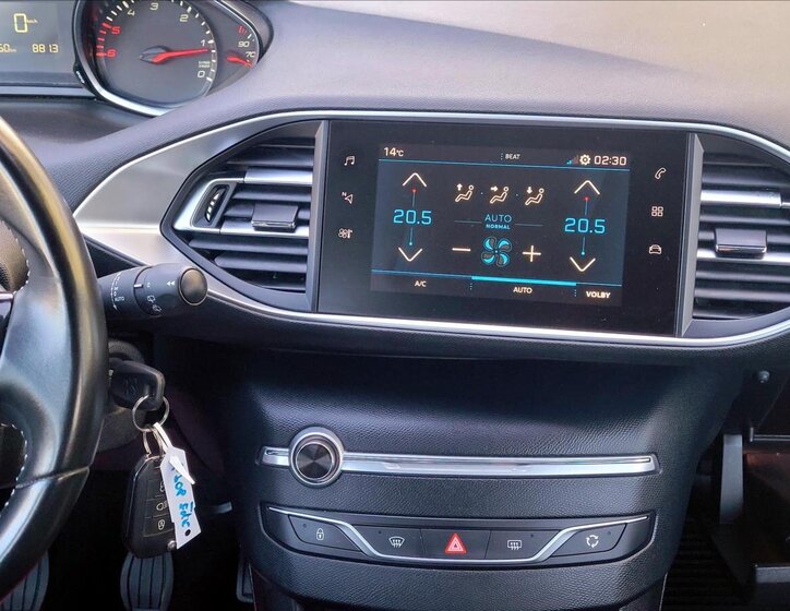 Peugeot 308 Hatchback 1,5 l 75 kw