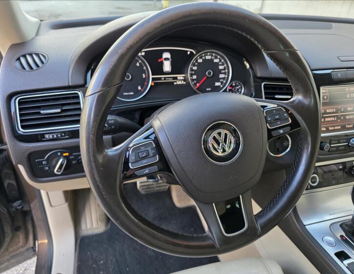 Volkswagen Touareg 12