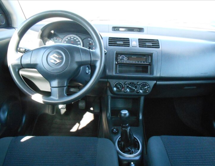 Suzuki Swift Hatchback 1,3 l 67 kw