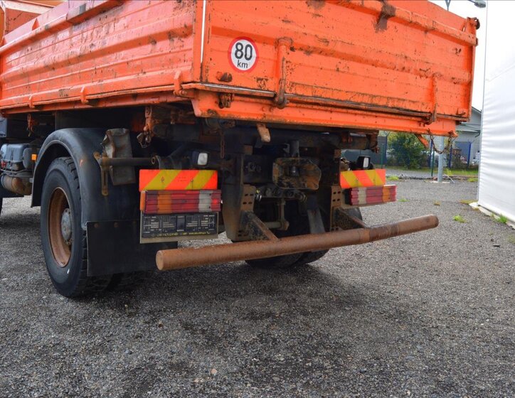 Mercedes-Benz Ostatní 4