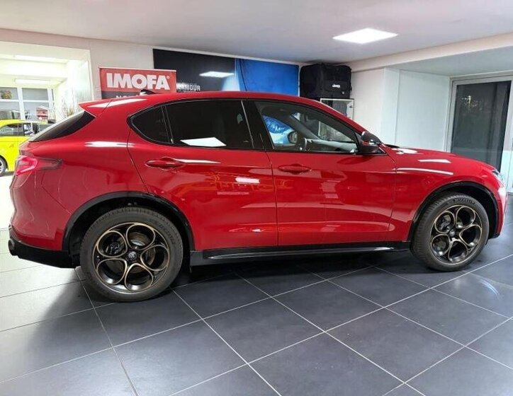 Alfa Romeo Stelvio SUV / Terénní 2,0 l 206 kw