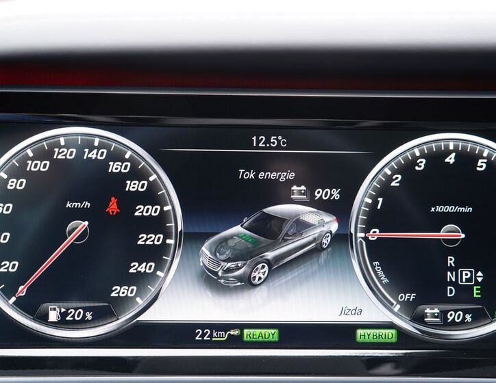 Mercedes-Benz Třídy S 44