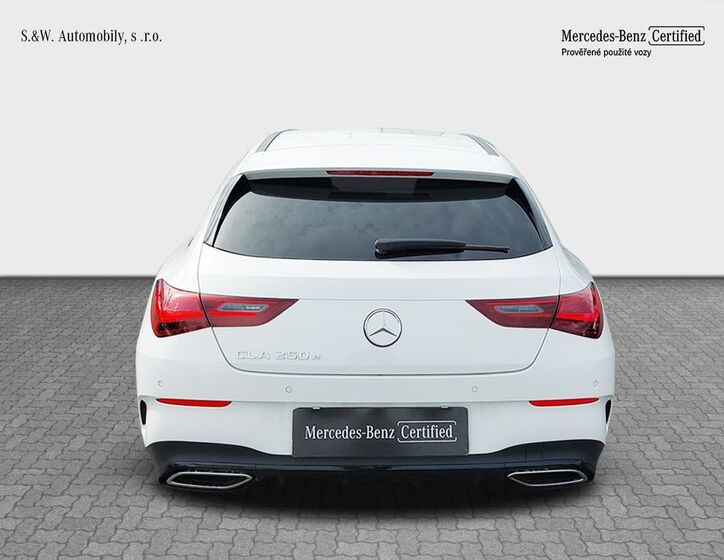 Mercedes-Benz CLA 4