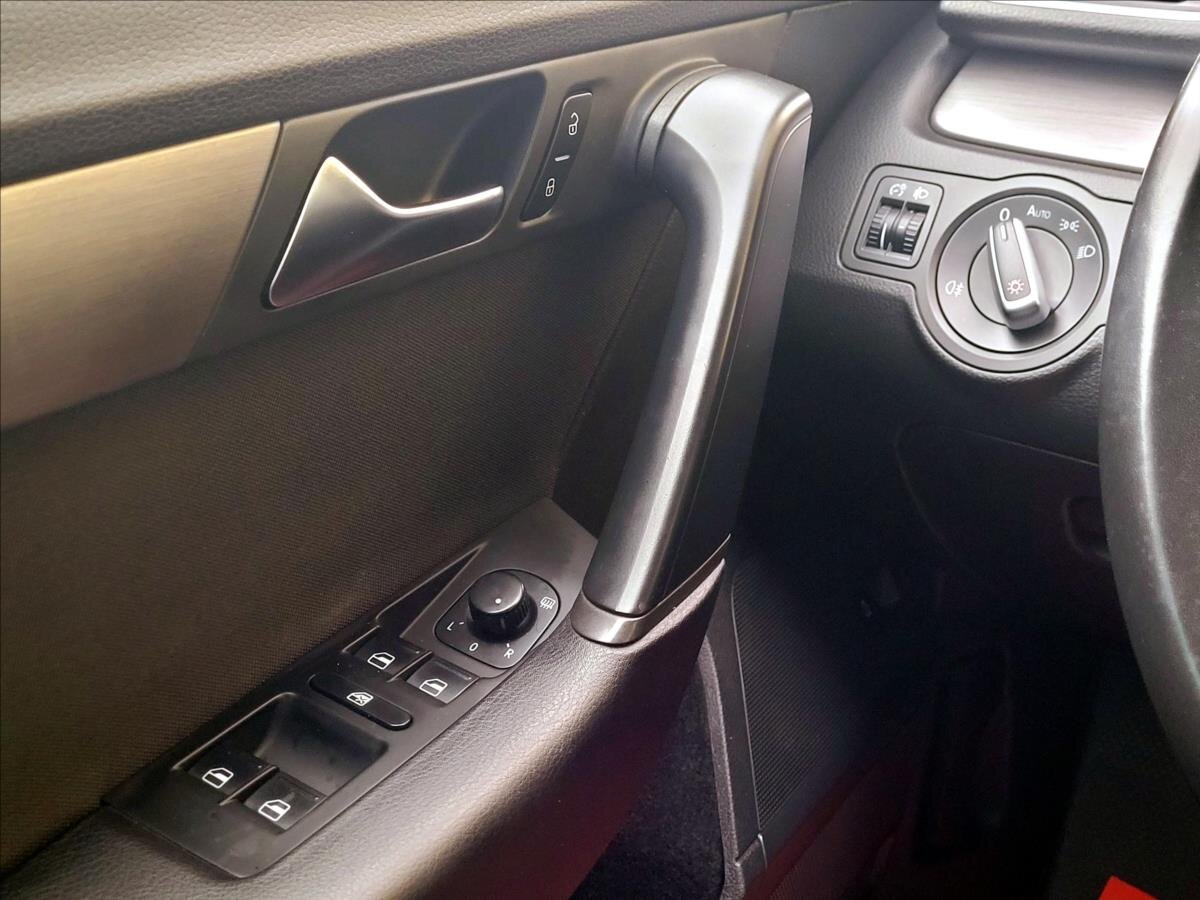 Volkswagen Passat Kombi 1,4 l 90 kw