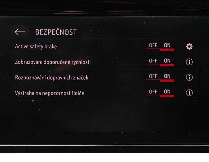 Opel Grandland SUV 1,2 l 96 kw