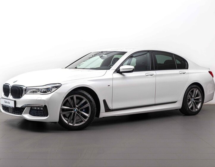 BMW Řada 7 Sedan 4,4 l 330 kw