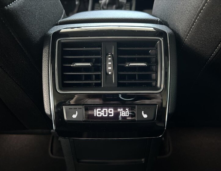 Škoda Superb Sedan / Limuzína 1,4 l 110 kw