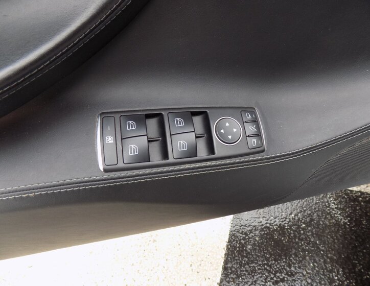 Tesla Model S Sedan / Limuzína 1,0 576 kw