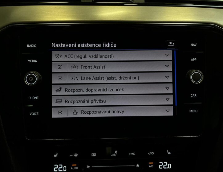 Volkswagen Passat Sedan / Limuzína 1,5 l 110 kw