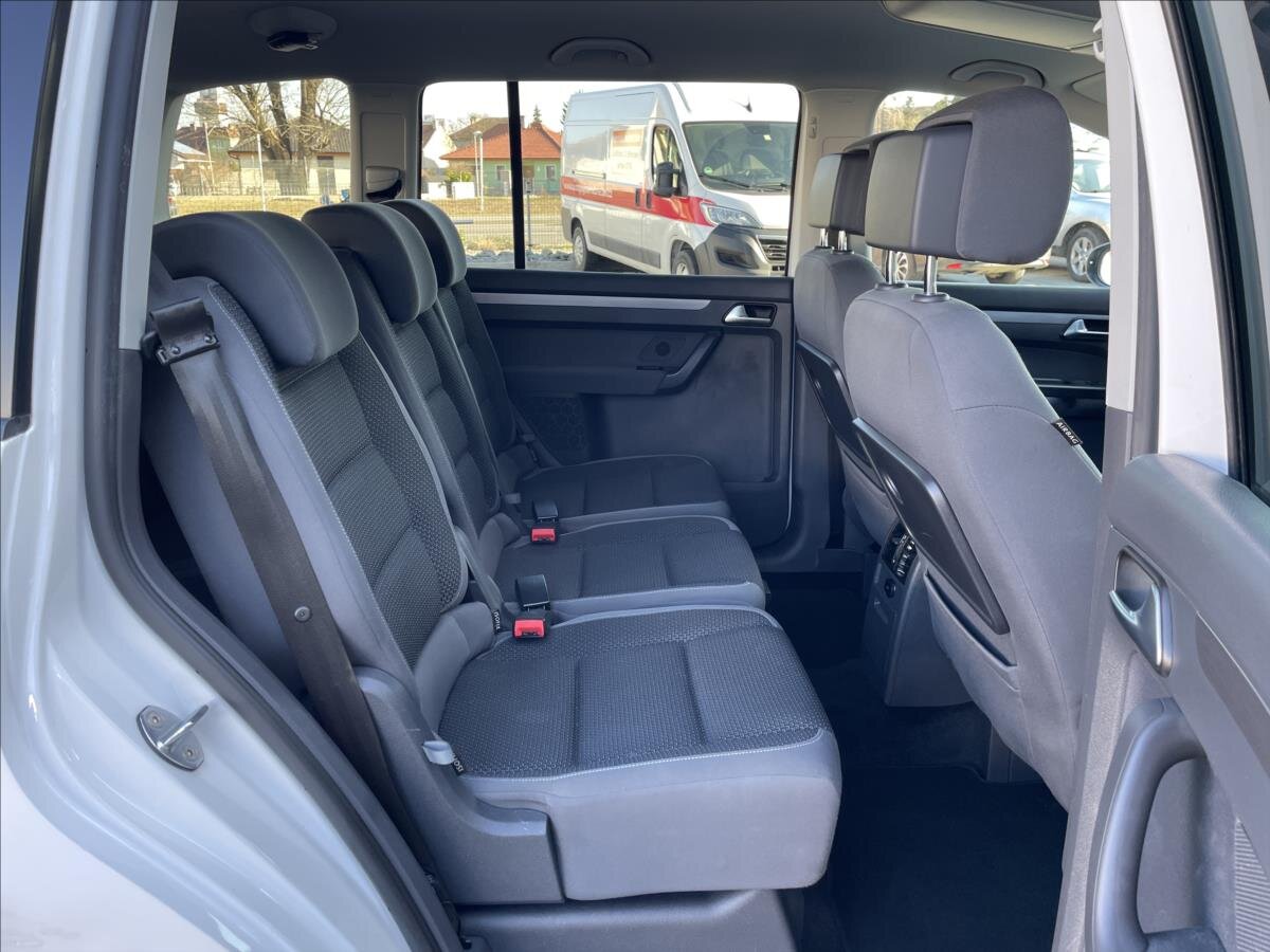 Volkswagen Touran MPV 1,6 l 77 kw