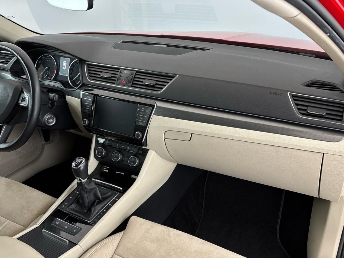 Škoda Superb Liftback 1,4 l 110 kw