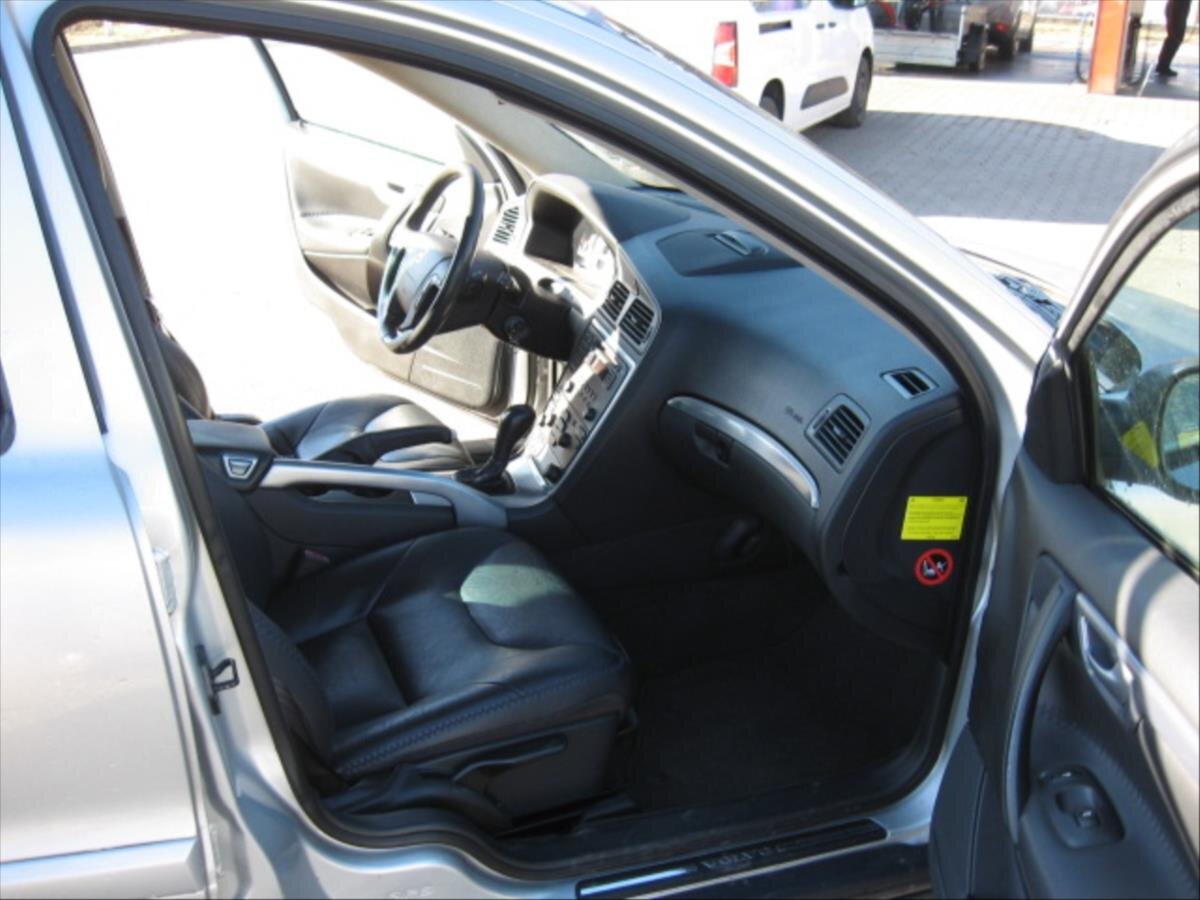 Volvo XC70 Kombi 2,4 l 120 kw