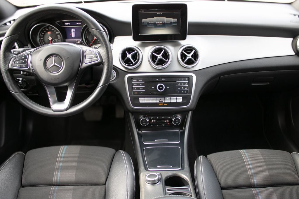 Mercedes-Benz CLA Kombi 1,5 l 80 kw