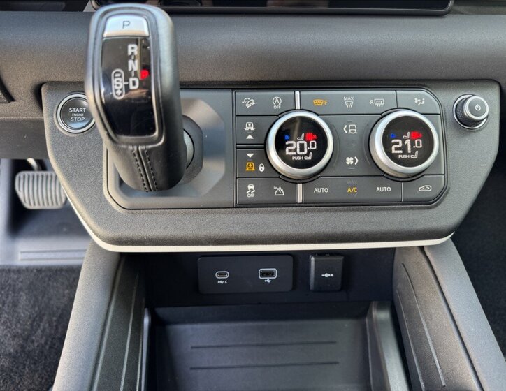 Land Rover Defender SUV / Terénní 3,0 l 221 kw