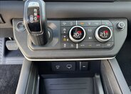 Land Rover Defender SUV / Terénní 3,0 l 221 kw