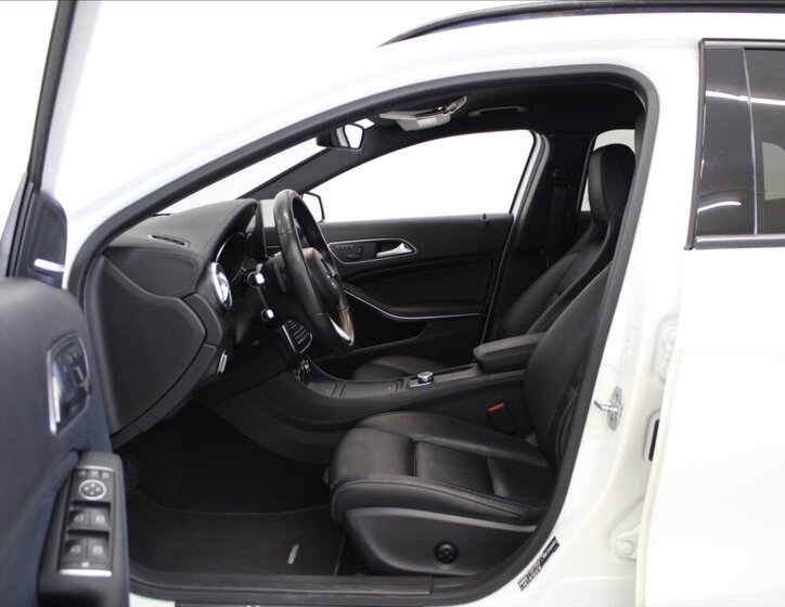 Mercedes-Benz GLA SUV / Terénní 2,0 l 155 kw