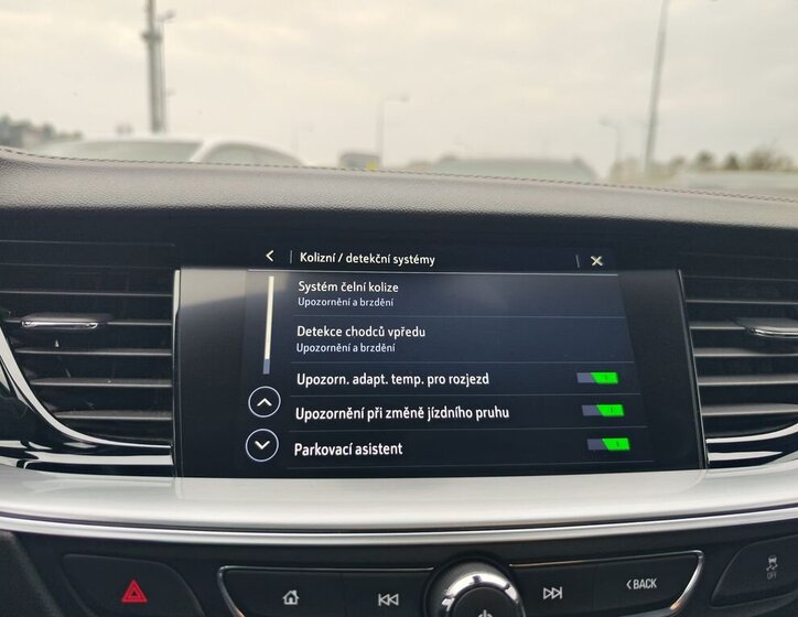 Opel Insignia Kombi 2,0 l 128 kw