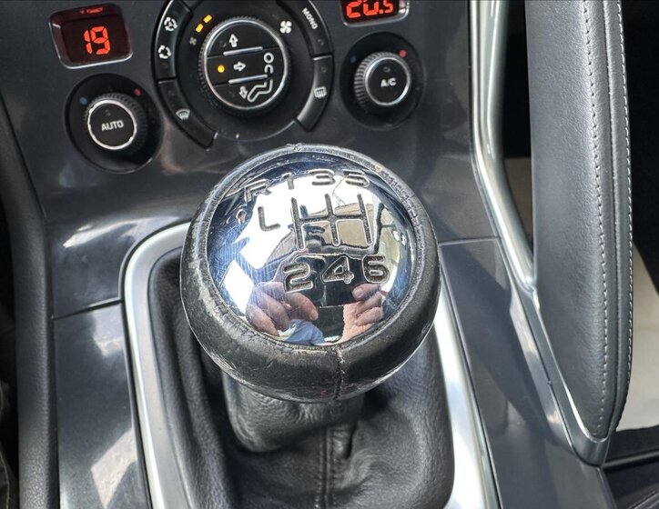 Peugeot 3008 MPV 1,6 l 115 kw