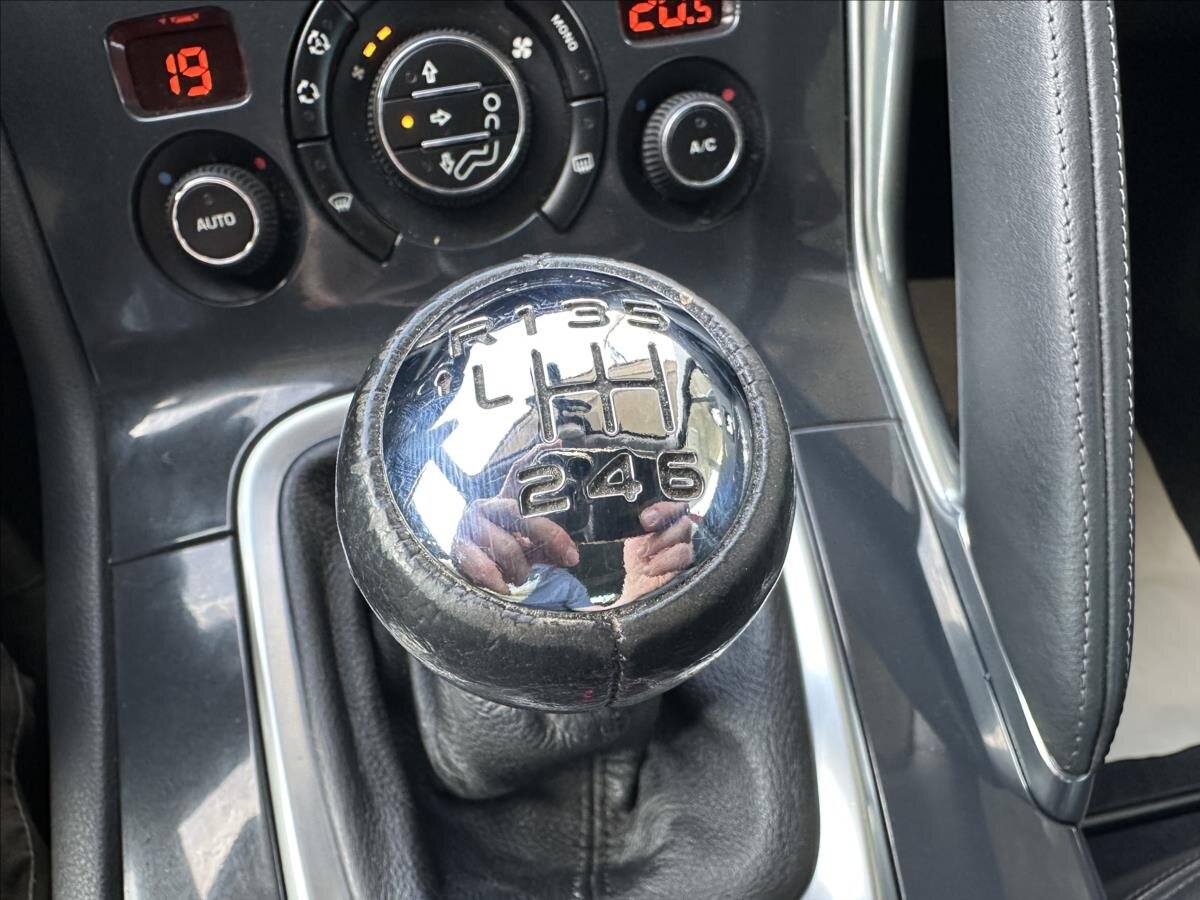 Peugeot 3008 MPV 1,6 l 115 kw