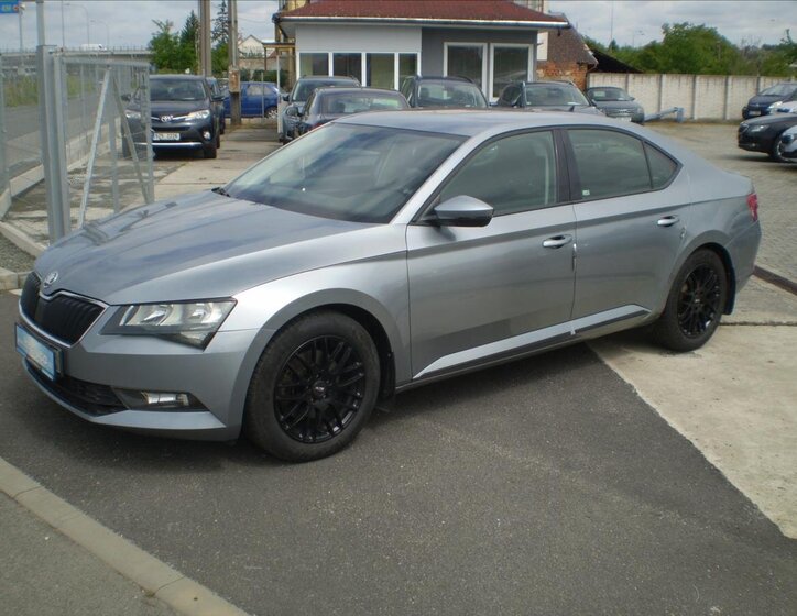 Škoda Superb Sedan 1,4 l 110 kw