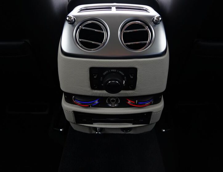 Rolls-Royce Ghost Sedan 6,6 l 420 kw