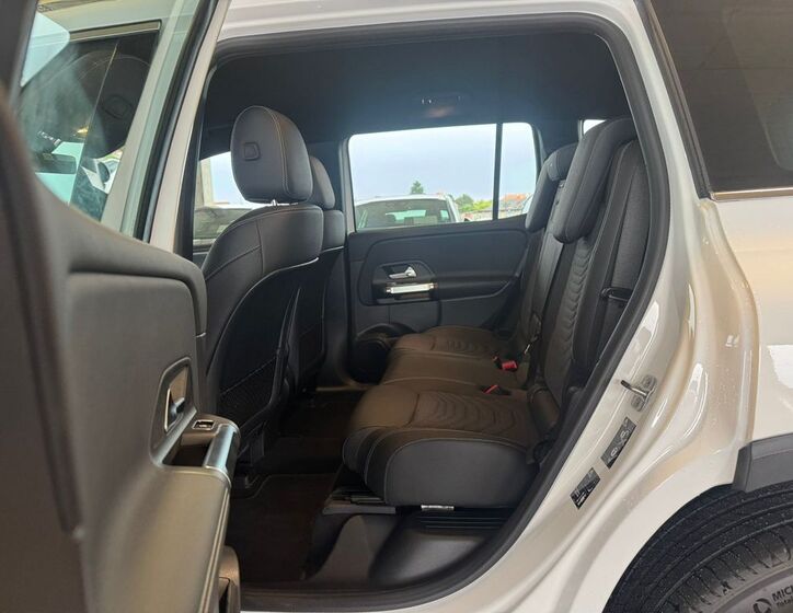 Mercedes-Benz EQB 15