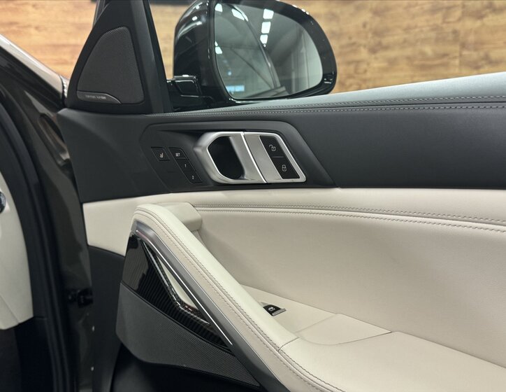 BMW X6 SUV / Terénní 3,0 l 250 kw