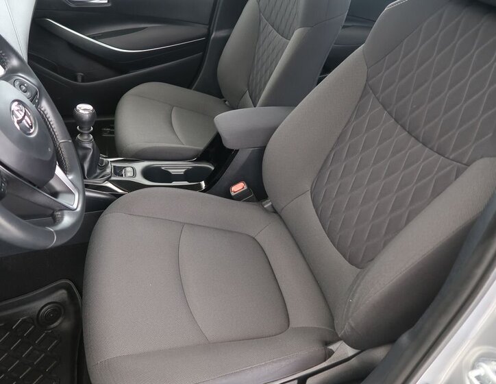 Toyota Corolla Sedan 1,5 l 92 kw