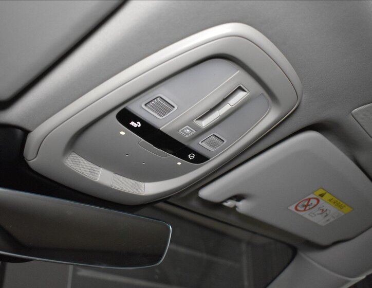 Volvo XC60 SUV / Terénní 2,0 l 257 kw