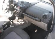 Volkswagen New Beetle 7