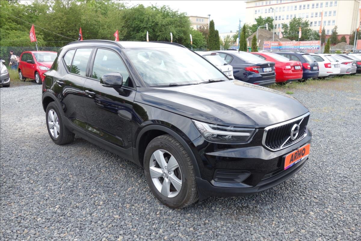Volvo XC40 SUV / Terénní 2,0 l 110 kw