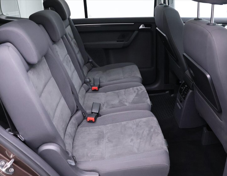 Volkswagen Touran 13