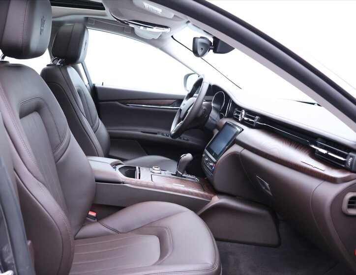 Maserati Quattroporte 15