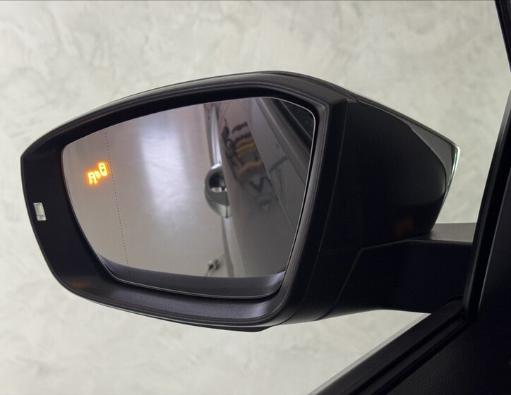 Volkswagen T-Roc SUV 1,5 l 110 kw