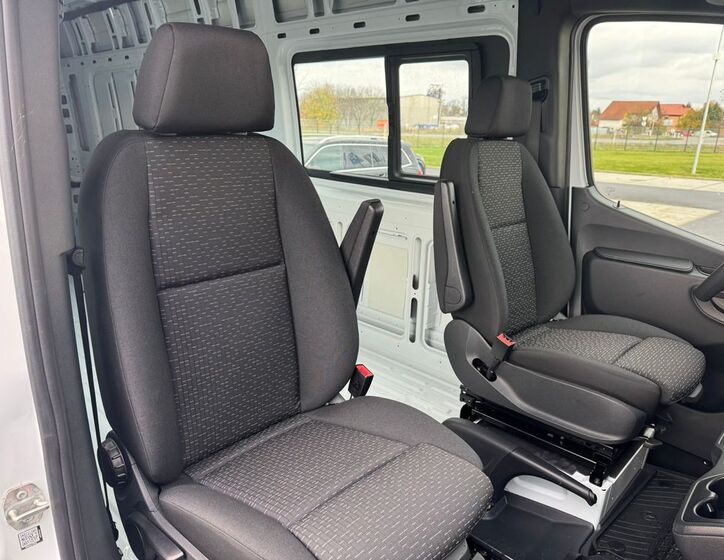 Mercedes-Benz Sprinter 19