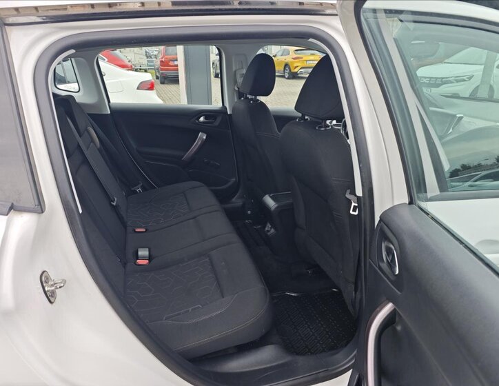 Peugeot 2008 SUV / Terénní 1,2 l 60 kw