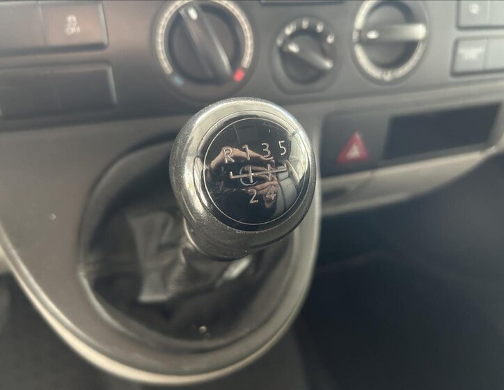 Volkswagen Transporter 12