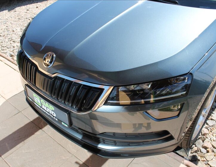 Škoda Karoq SUV / Terénní 1,5 l 110 kw