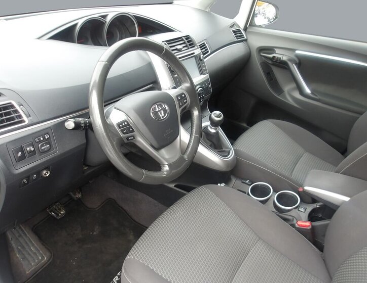 Toyota Verso MPV 1,6 l 82 kw