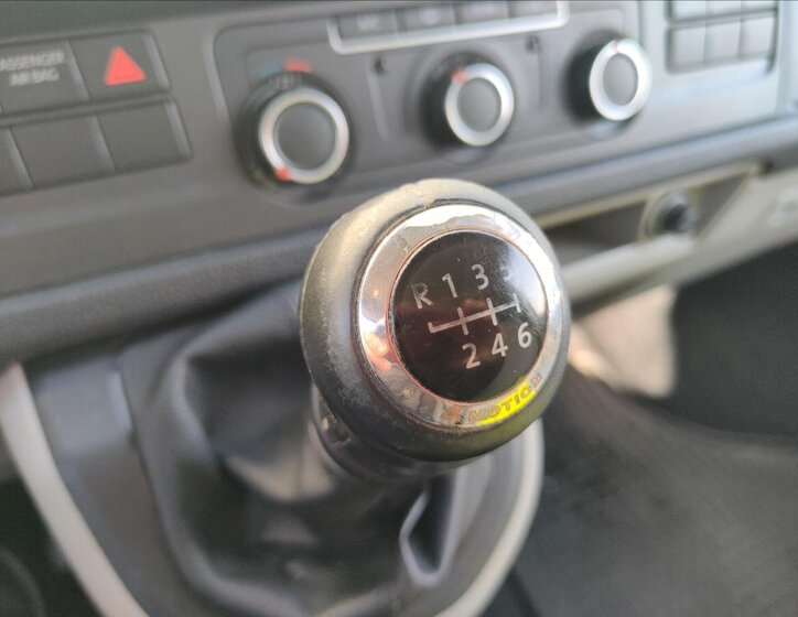 Volkswagen Caravelle 28