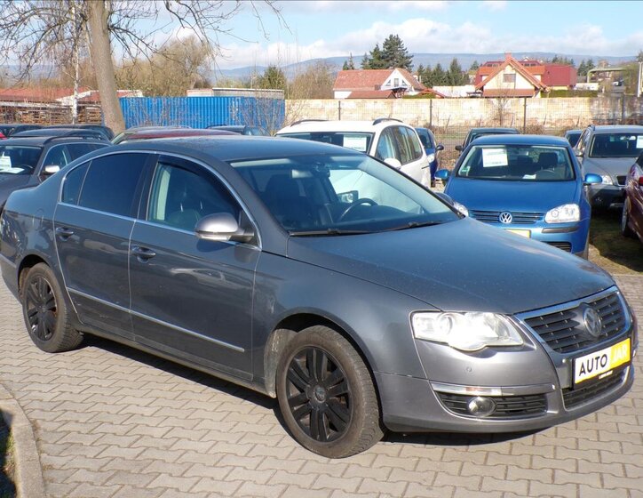 Volkswagen Passat Sedan / Limuzína 2,0 l 103 kw
