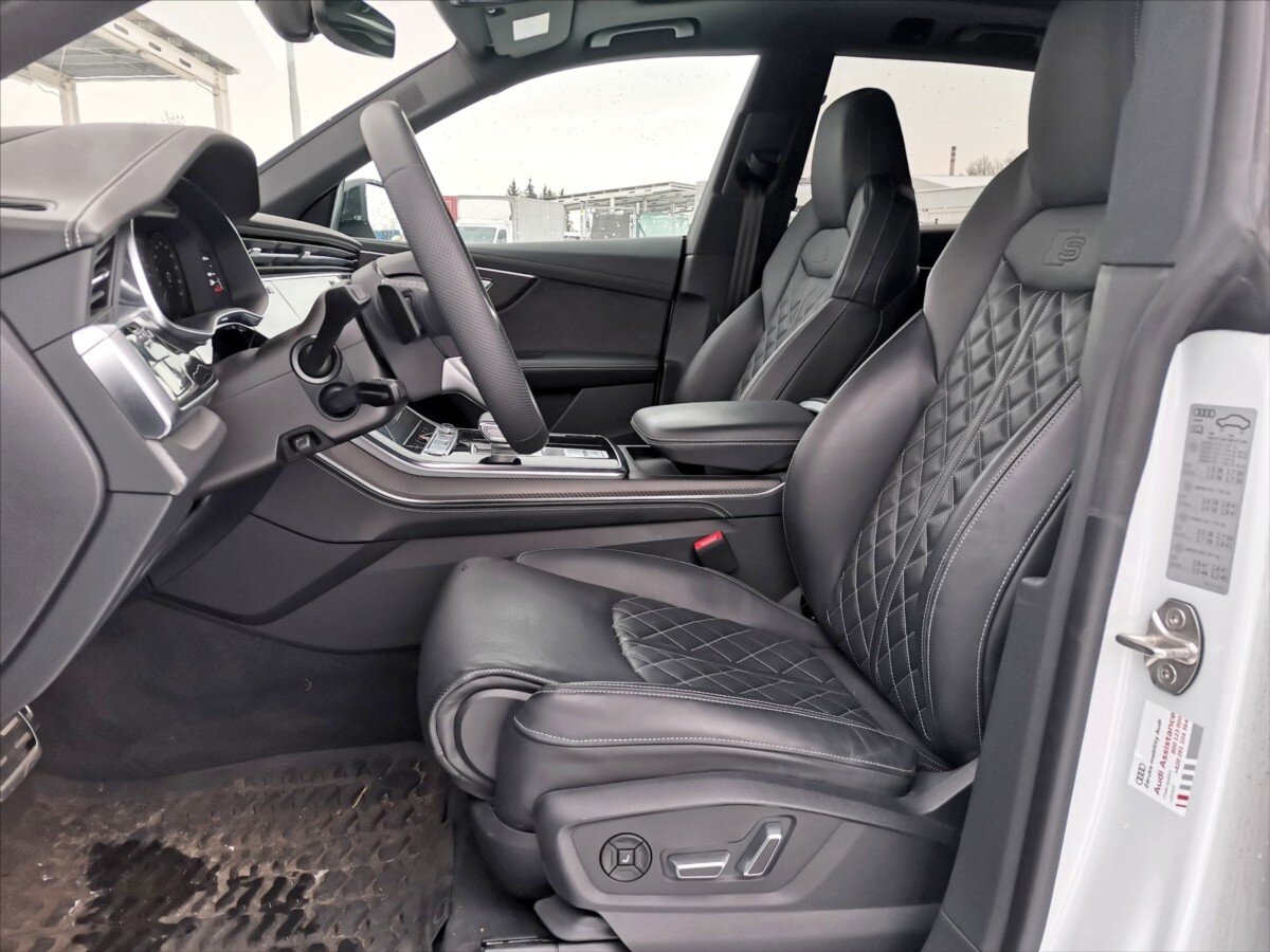 Audi Q8 SUV / Terénní 3,0 l 250 kw