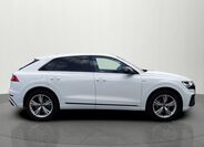 Audi Q8 5