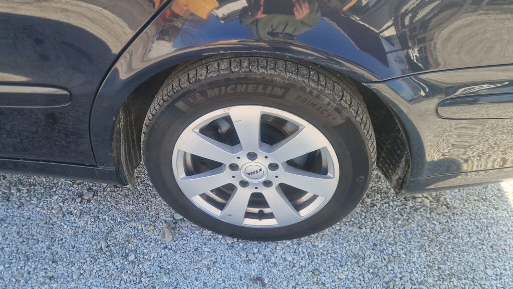 Mercedes-Benz Třídy E Sedan 2,1 l 110 kw