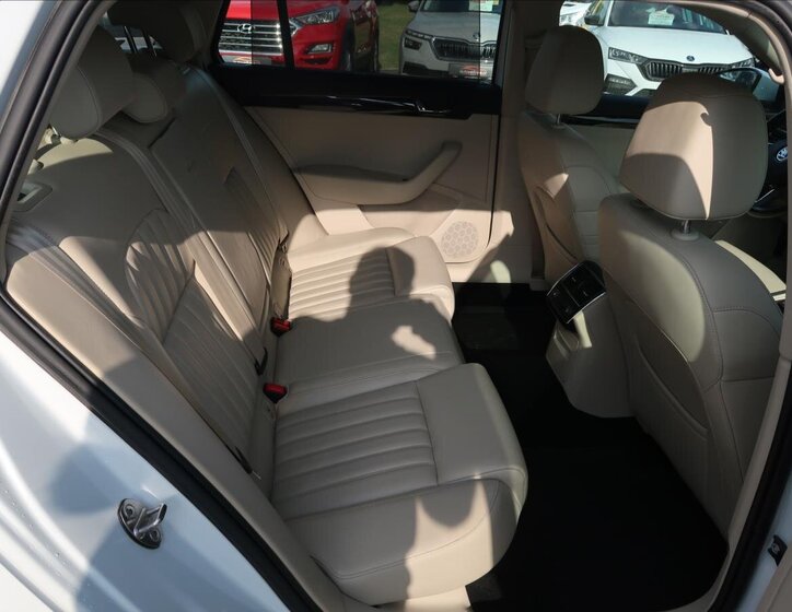 Škoda Superb 22