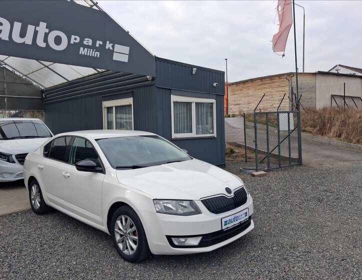 Škoda Octavia Sedan / Limuzína 1,6 l 66 kw