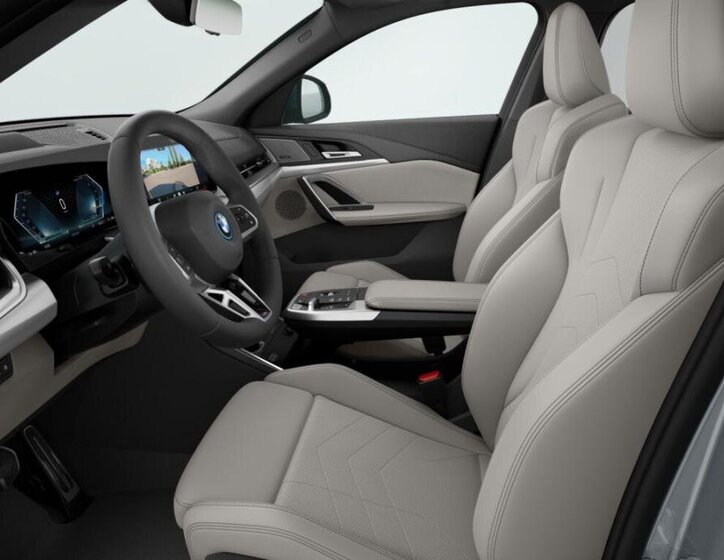 BMW iX2 SUV / Terénní 0,0 225 kw