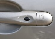 Renault Latitude Sedan / Limuzína 2,0 l 127 kw